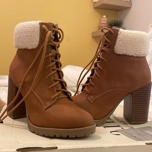 NEVER WORN Ana Redwood Boots